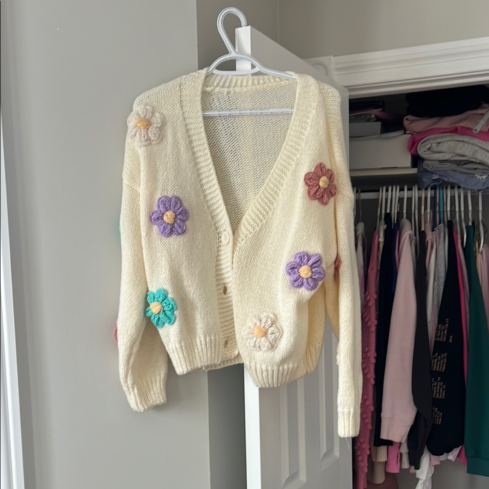 Floral Knit Women's Sweater - Cream